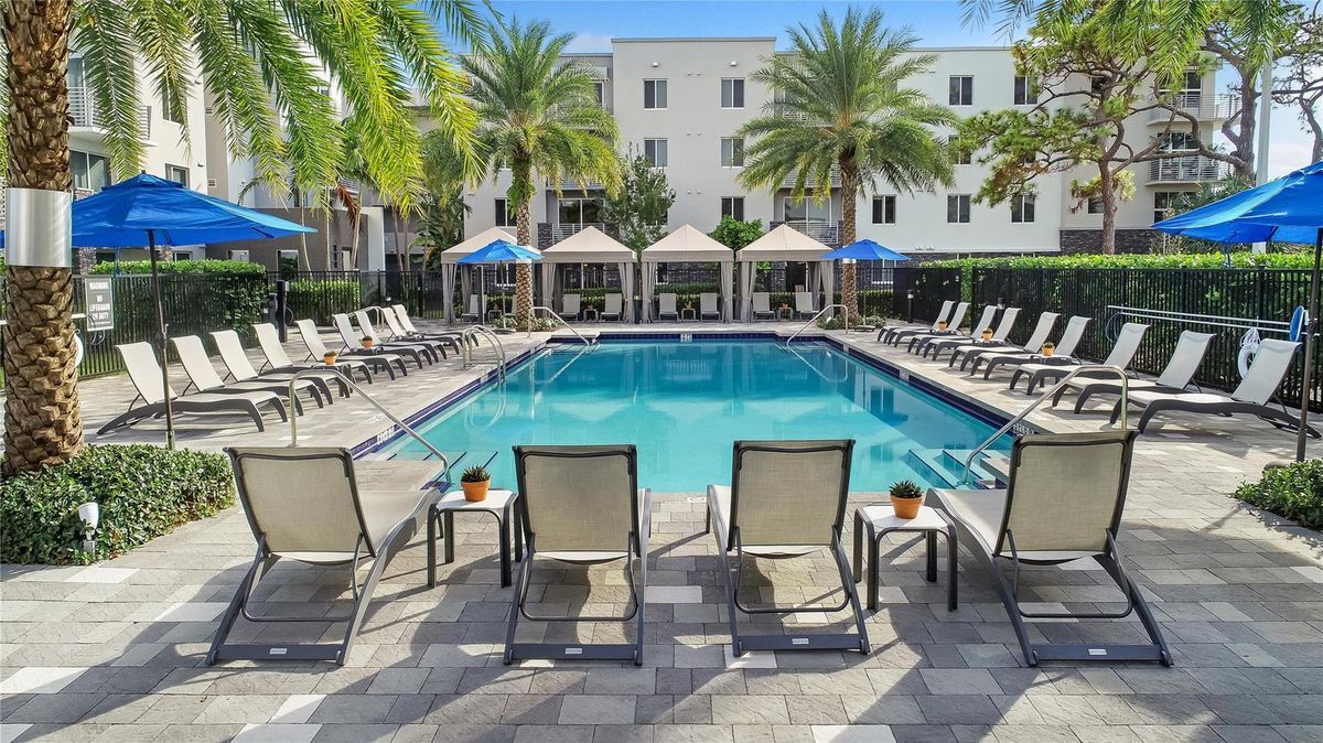 Foto principal - 1240 NE 24th St