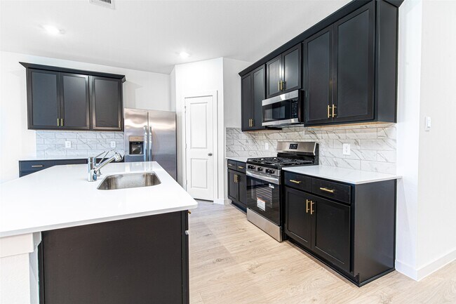 Foto del edificio - 30614 Brixton Village St