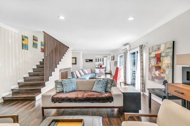 Foto del edificio - 3615 Sunswept Dr