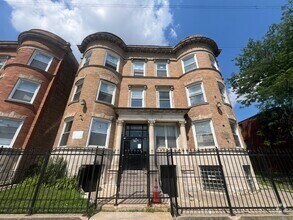 Building Photo - 3652 S Indiana Ave