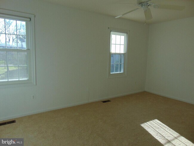 Building Photo - 6520 Yadkin Ct