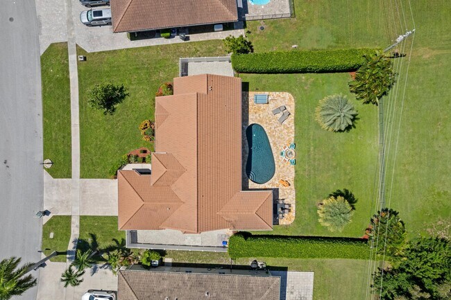 Foto del edificio - 7598 Fairway Trail