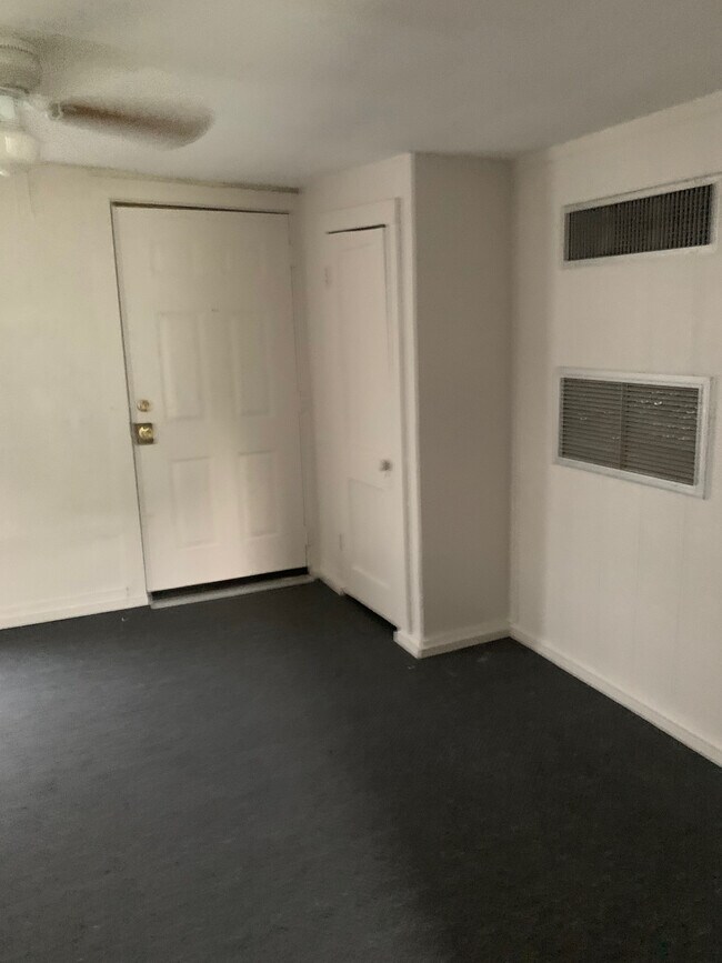 Foto del edificio - 130 E Morris St