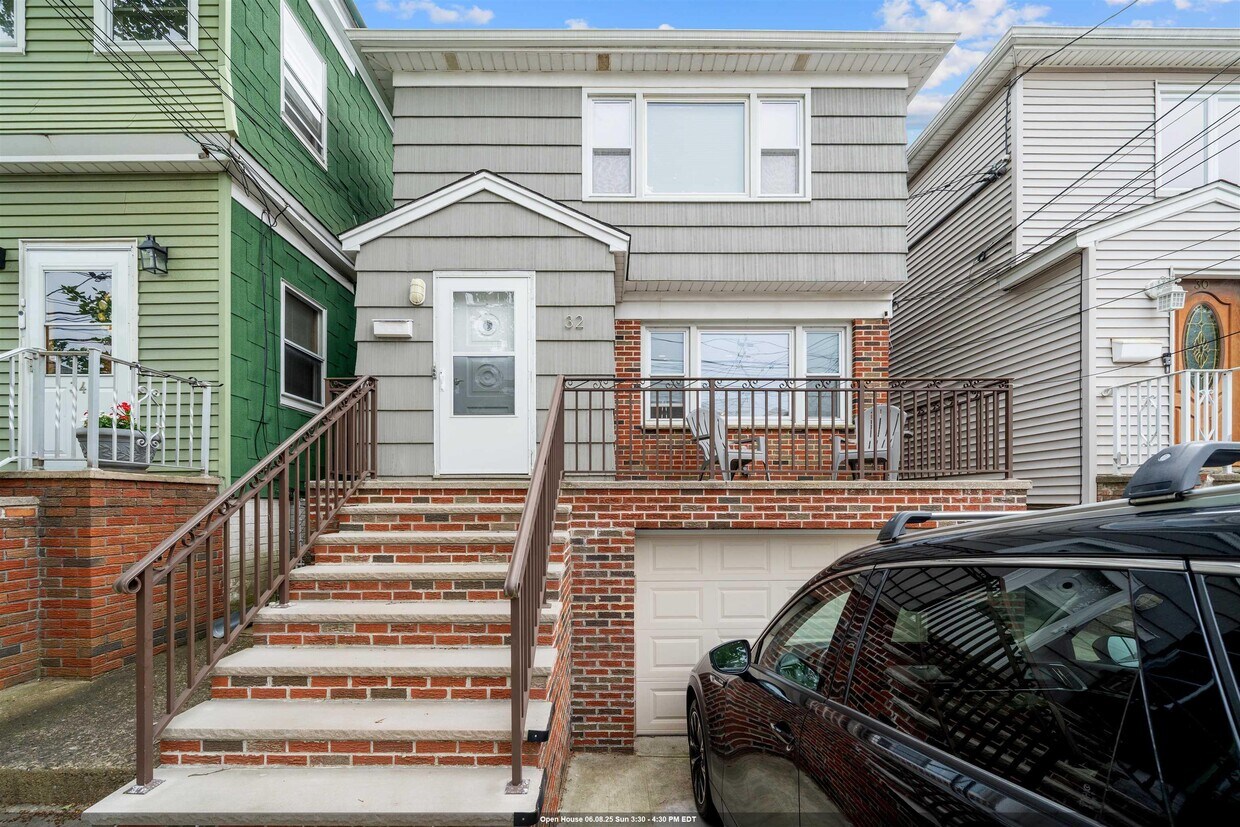 Foto principal - 32 E 36th St