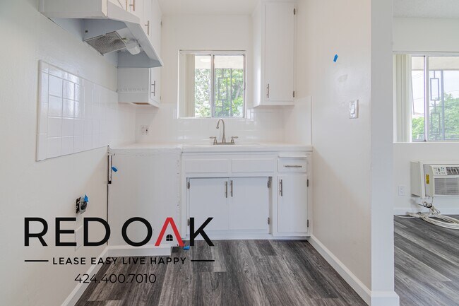 Foto del edificio - 10920 Ramona Blvd