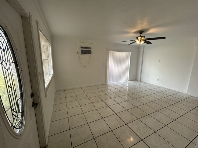 Foto del edificio - 6200 NW 16th St