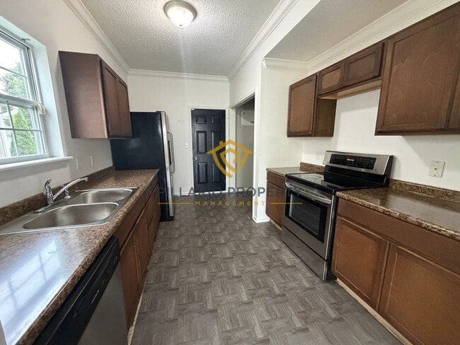 Building Photo - 4229 Village Bend Dr