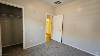 Building Photo - 3867 Paint Ct