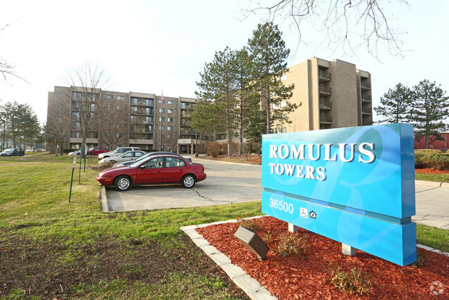 Building Photo - Romulus Tower