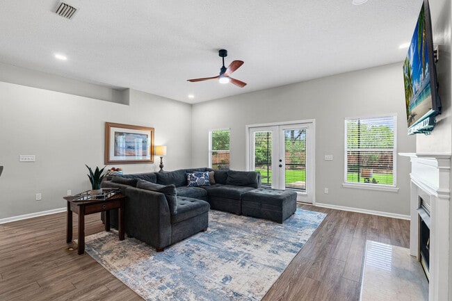 Building Photo - 612 Battlegate Ln