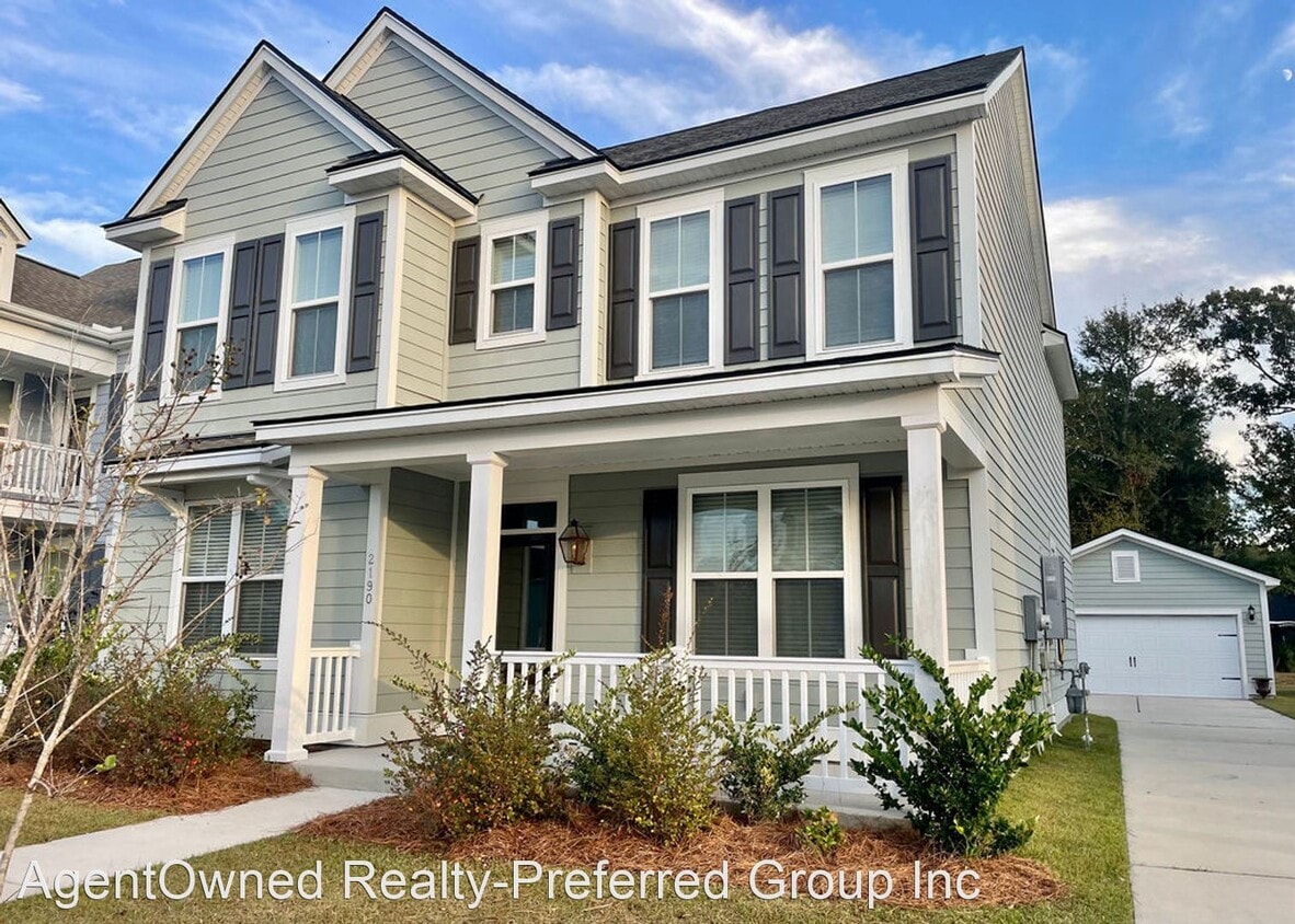 3 br, 2.5 bath House 2190 Kemmerlin Street House Rental in Johns