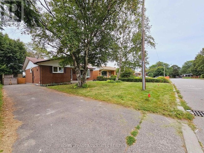 Building Photo - 154 Burcher Rd