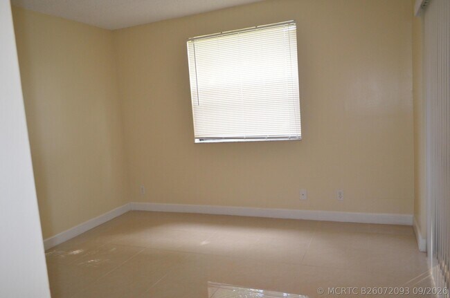 Foto del edificio - 5821 Riverside Dr