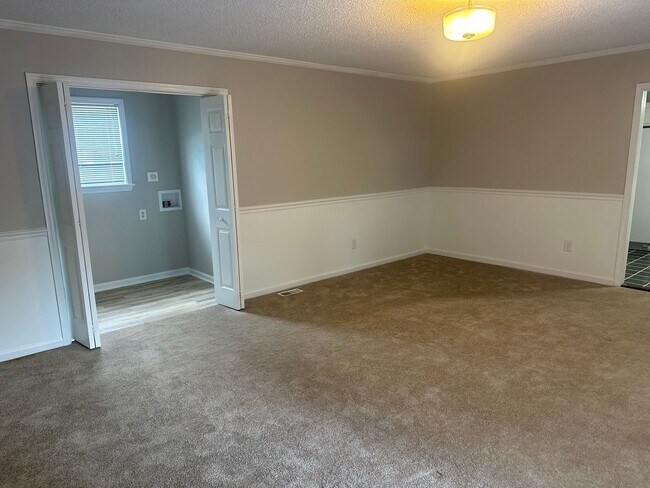 Building Photo - Adorable Three Bedroom Home In Cherokee Forest Subdivision!