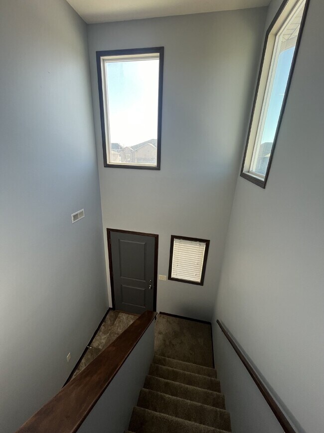 Foto del edificio - Newer 3-Bed Townhome in NW Columbus, attached double car garage and private back yard!