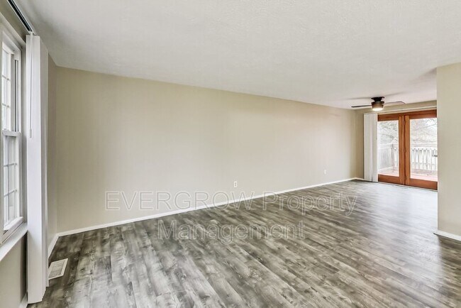 Foto del edificio - 5310 Shelbyville Rd