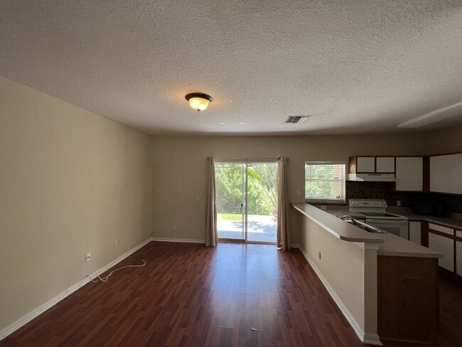 Building Photo - 1245 Beckenham Way