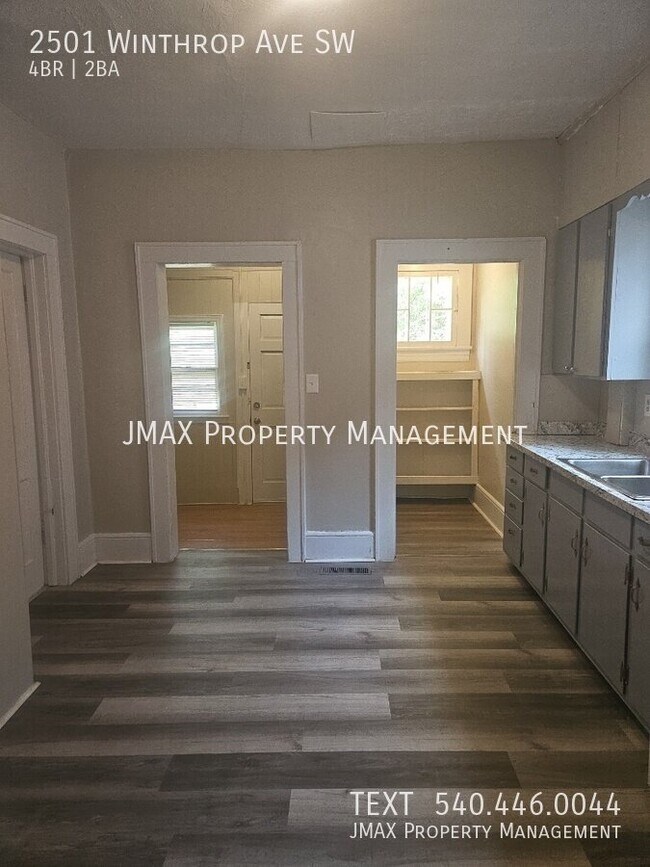Foto del edificio - 2501 Winthrop Ave SW