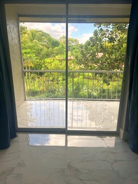 Foto principal - 10290 NW 36th St