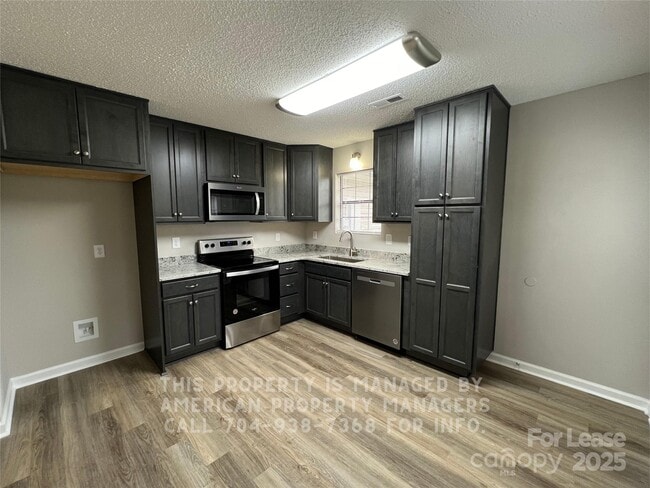 Building Photo - 311 Rustic Rd