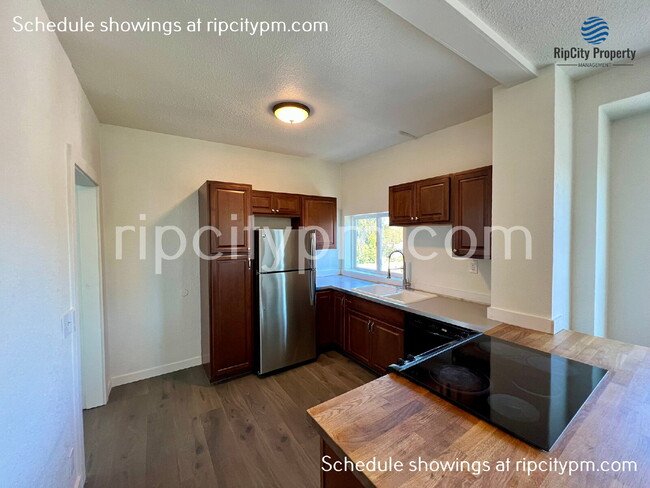 Building Photo - 827 N Lombard St