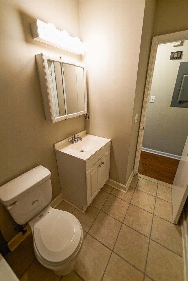 Foto del edificio - 2230 Mandrell Ct