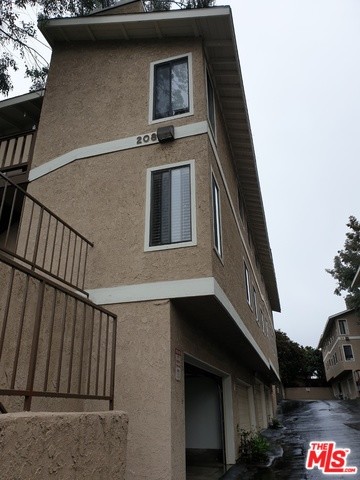 Primary Photo - 208 W Olive Ave