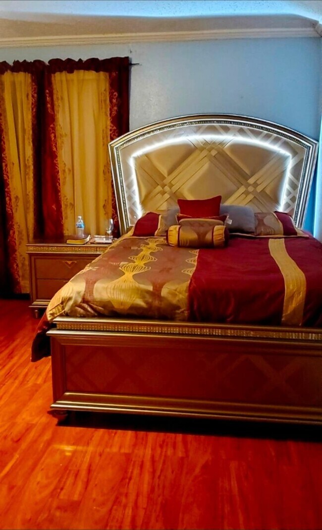 Foto del edificio - 3467 Rockrill Dr