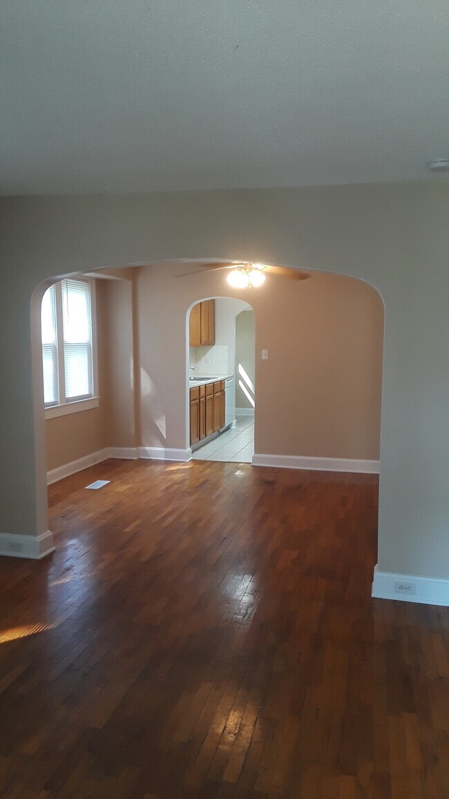 Building Photo - 226 S Huttig Ave