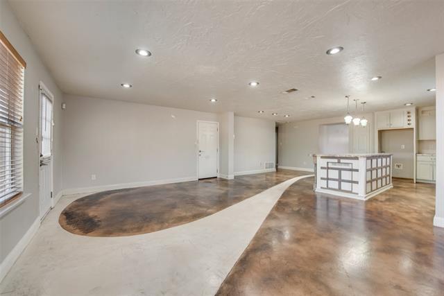 Building Photo - 2125 Lone Pecan Dr