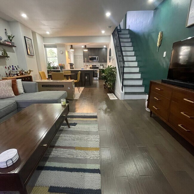 Building Photo - Unique&Updated Point Breeze Row home with ...