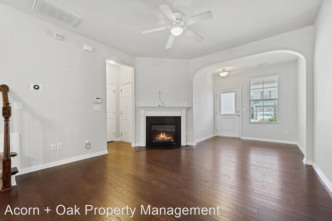 Building Photo - 3 br, 2.5 bath House - 13 Plumas Dr