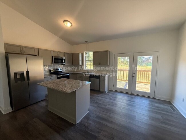 Foto del edificio - 3773 Hinshaw Country Rd