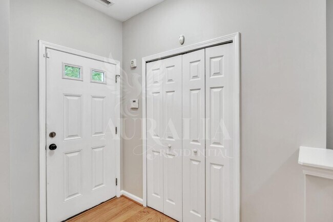 Foto del edificio - 255 Hampshire Downs Dr