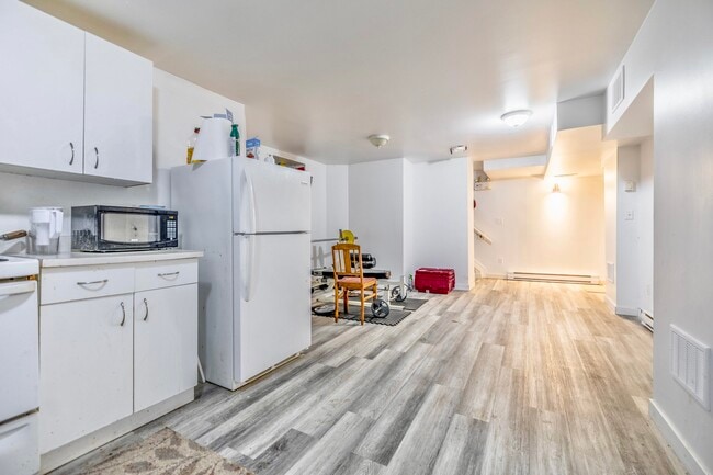 Building Photo - 661 Mcmillan Av