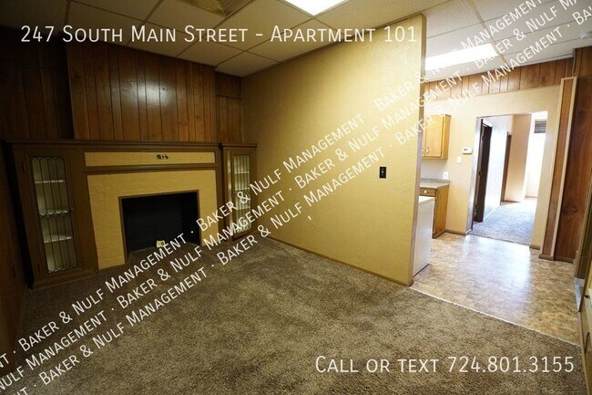 Building Photo - First Floor Apartment in Downtown Greensburg!
