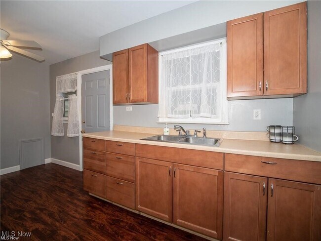 Foto del edificio - 1782 Beechwood St NE
