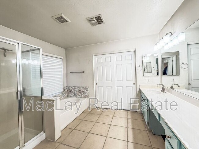 Foto del edificio - 5057 E Delta Ave