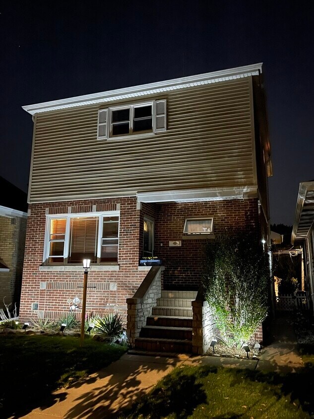 7332 W Clarence Ave Unit GARDEN, Chicago, IL 60631 Room for Rent in