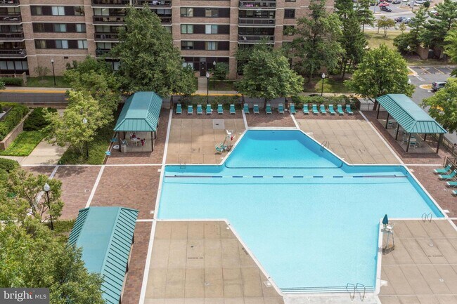Foto del edificio - 5505 Seminary Rd