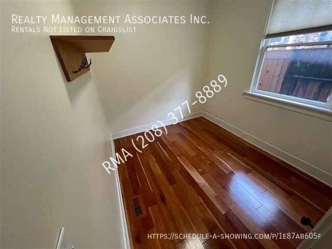 Building Photo - Cute 2 bedroom home in the North End!!