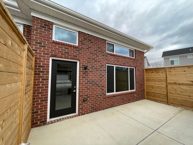 Building Photo - 10913 Cole Thompson Ln