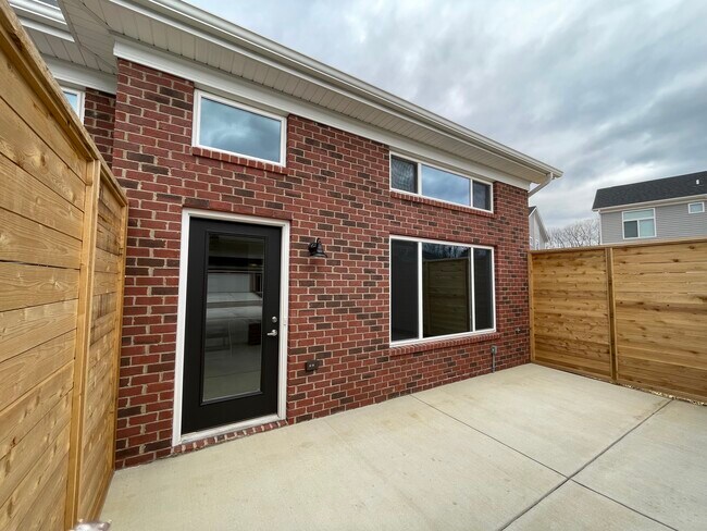 Foto del edificio - 10913 Cole Thompson Ln