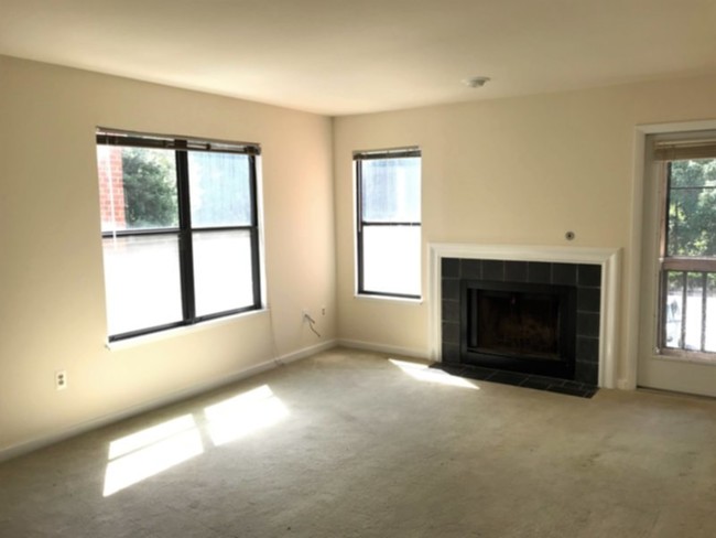 Building Photo - 328 S Pantops Dr