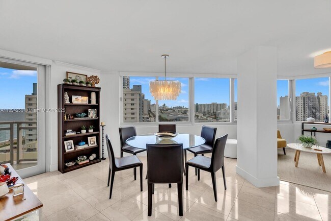 Foto del edificio - 7135 Collins Ave
