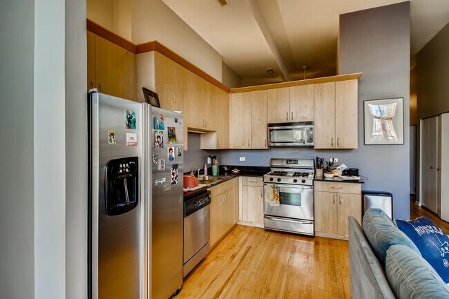 Foto del edificio - 3631 N Halsted St