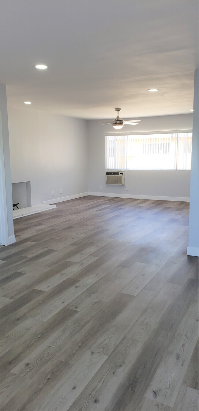 Foto del edificio - West Brent Apartments