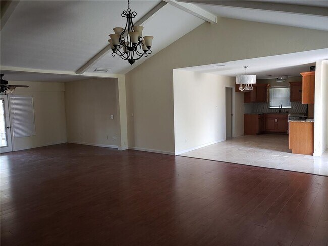 Building Photo - 2304 Meadow Creek Dr