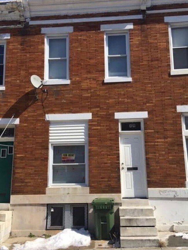 Foto del edificio - 619 N Pulaski St