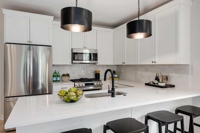 Foto del edificio - 1631 N Lawndale Ave